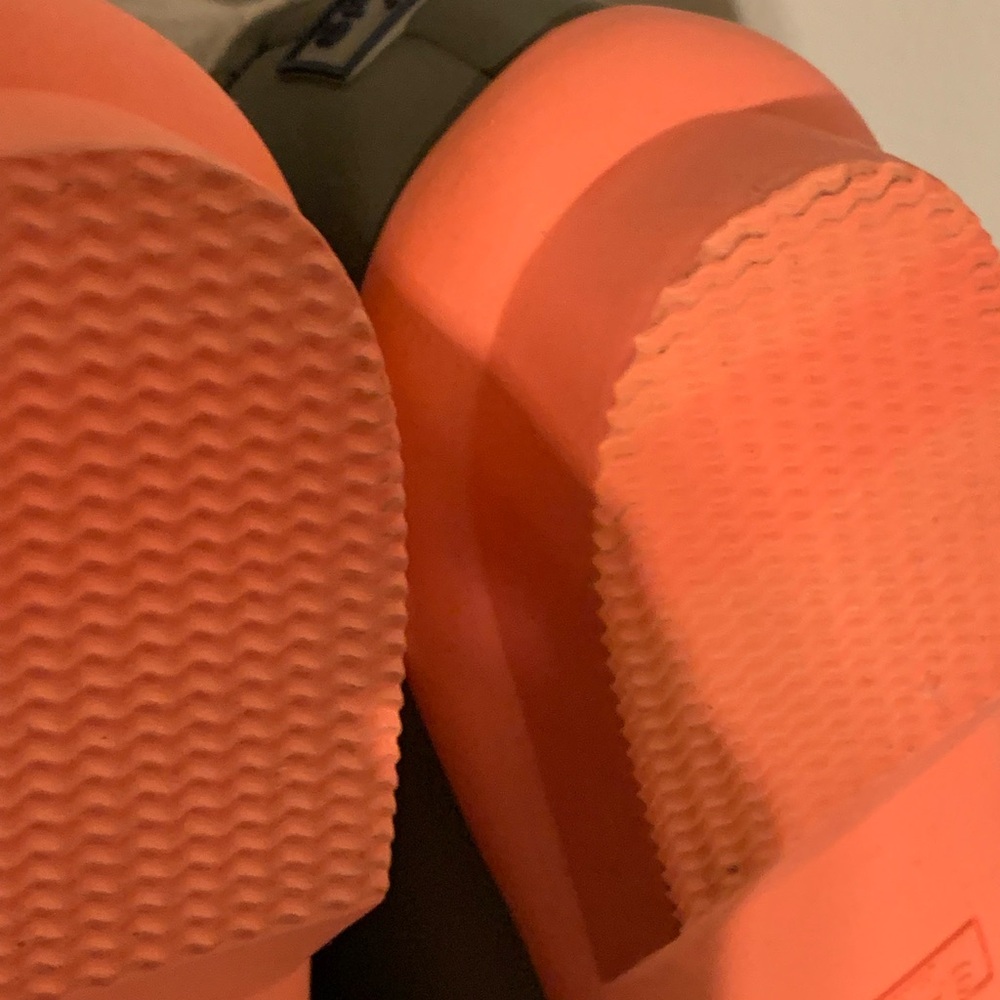 Sperry Olive and Tan Women's Winter Boots - Picture 4 of 6